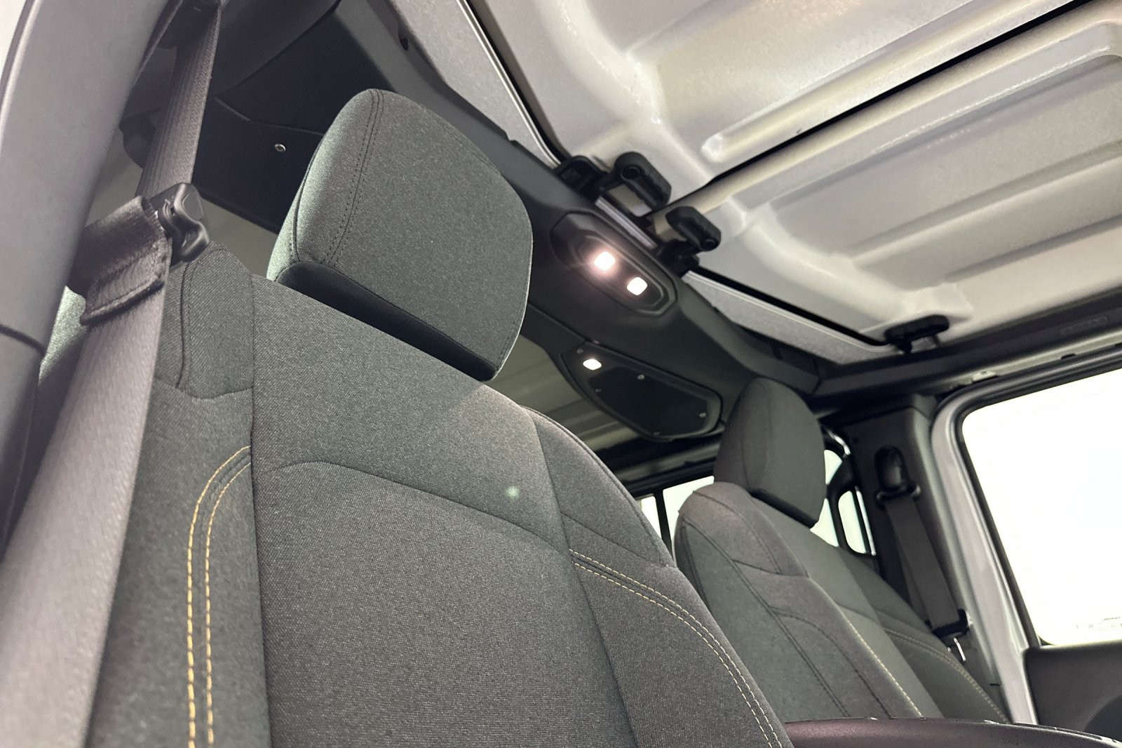 Used 2024 SILVER Jeep Sport S image 16