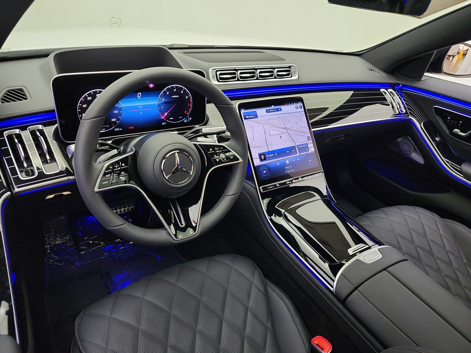 New 2026 MANUFAKTUR Moonlight White Metallic Mercedes-Benz S 580 image 9