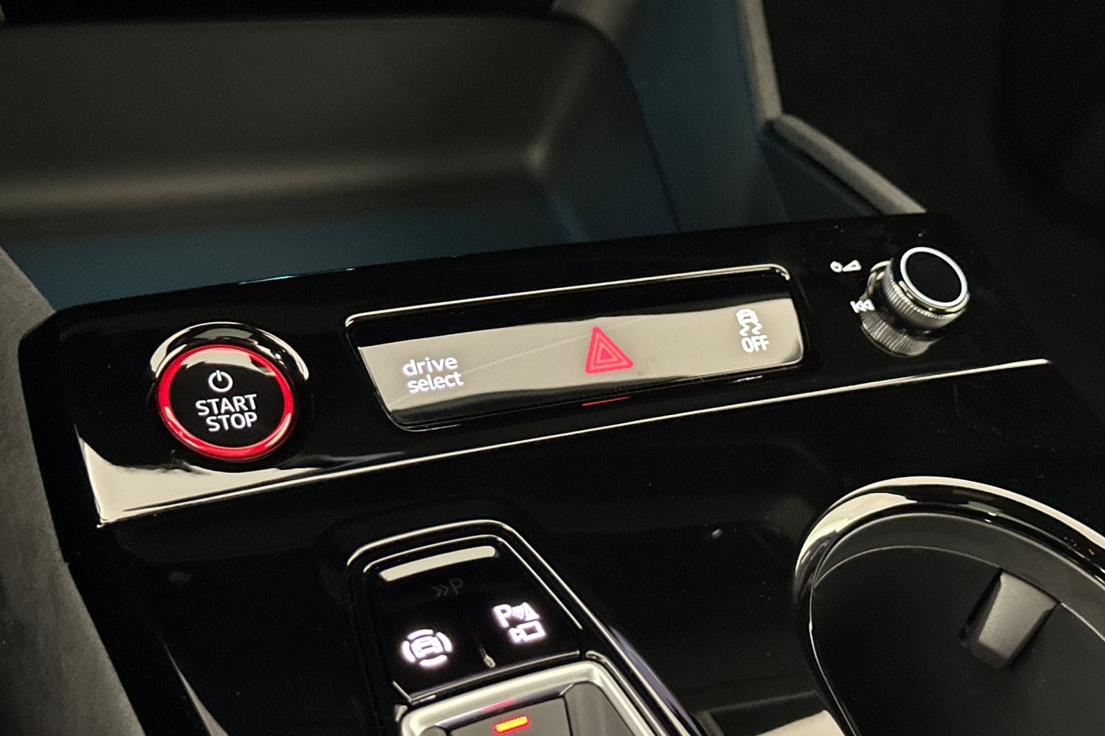New 2025 Glacier White Metallic Audi Premium Plus quattro image 20