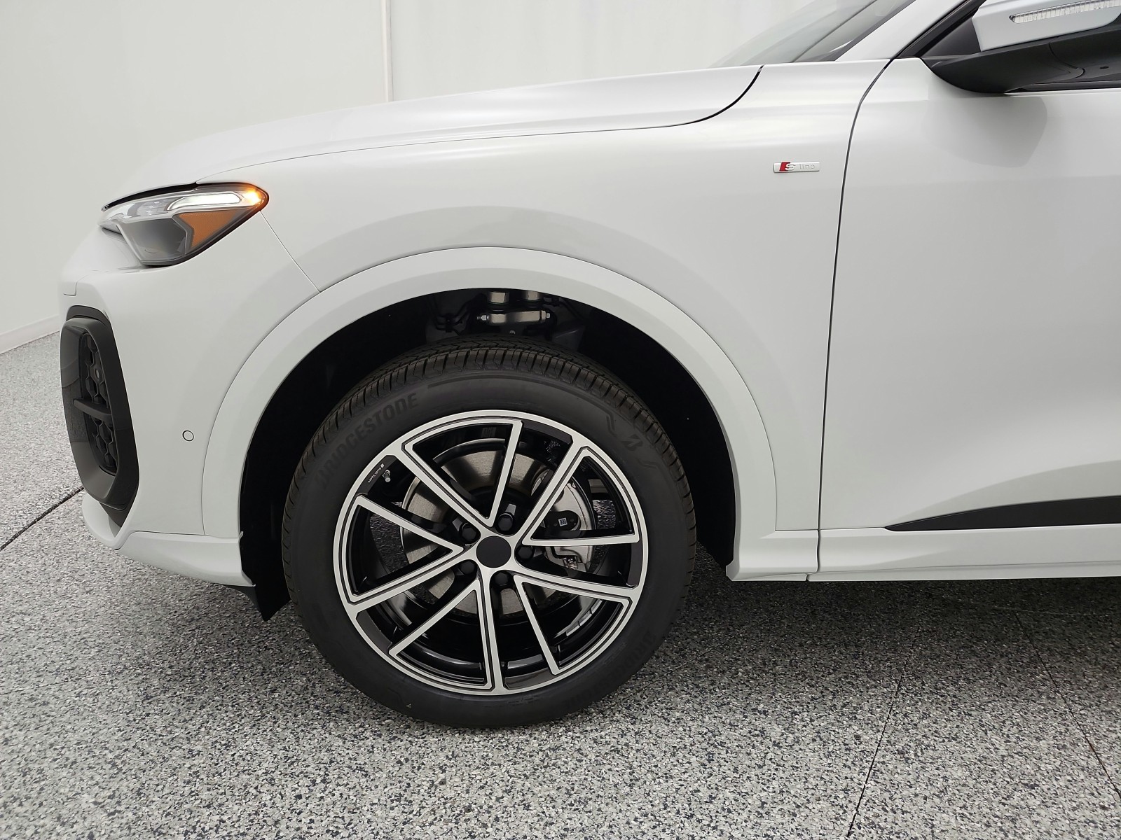New 2026 Glacier White Metallic Audi Premium Plus 2.0 TFSI quattro image 13