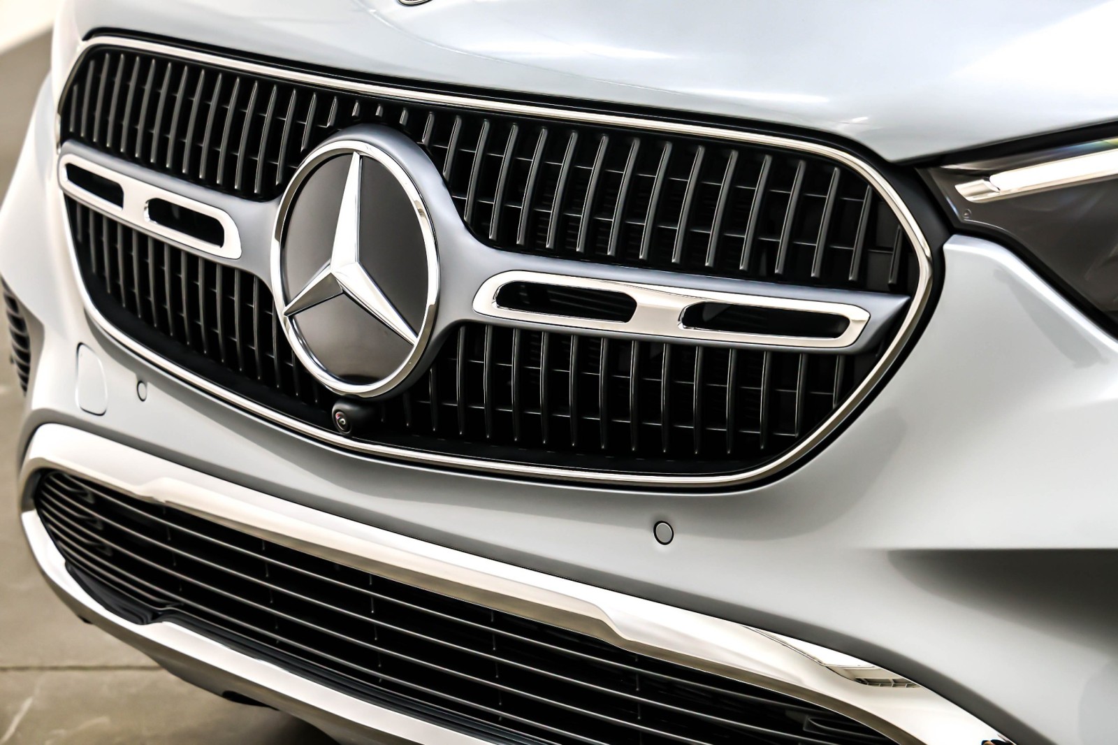 New 2026 Cirrus Silver Metallic Mercedes-Benz GLC 300 image 13