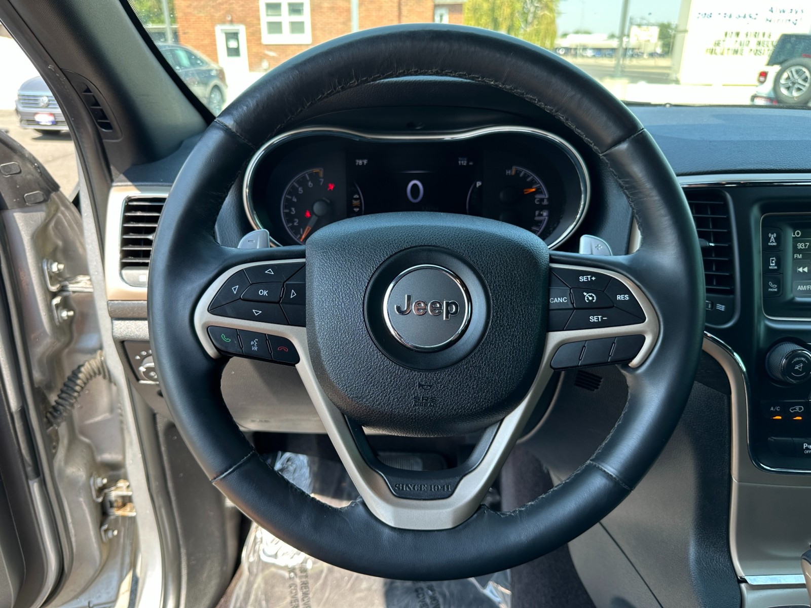 2017 Jeep Grand Cherokee Laredo 13