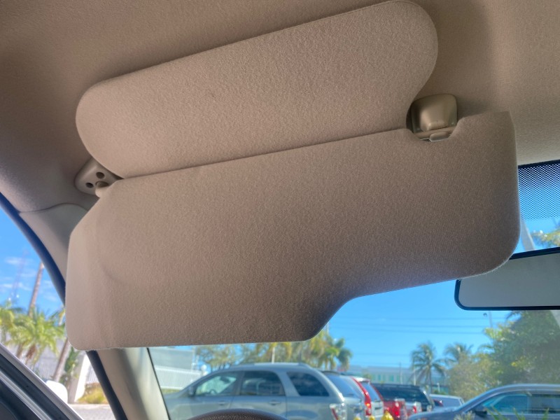 2005 Mercury Grand Marquis GS LOW MILES 49,348 in , 