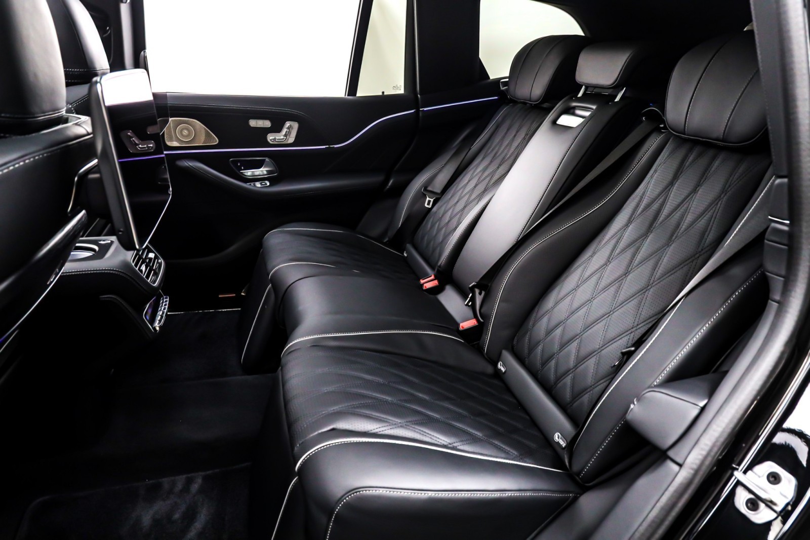 New 2026 Obsidian Black Metallic Mercedes-Benz Maybach GLS 600 image 8