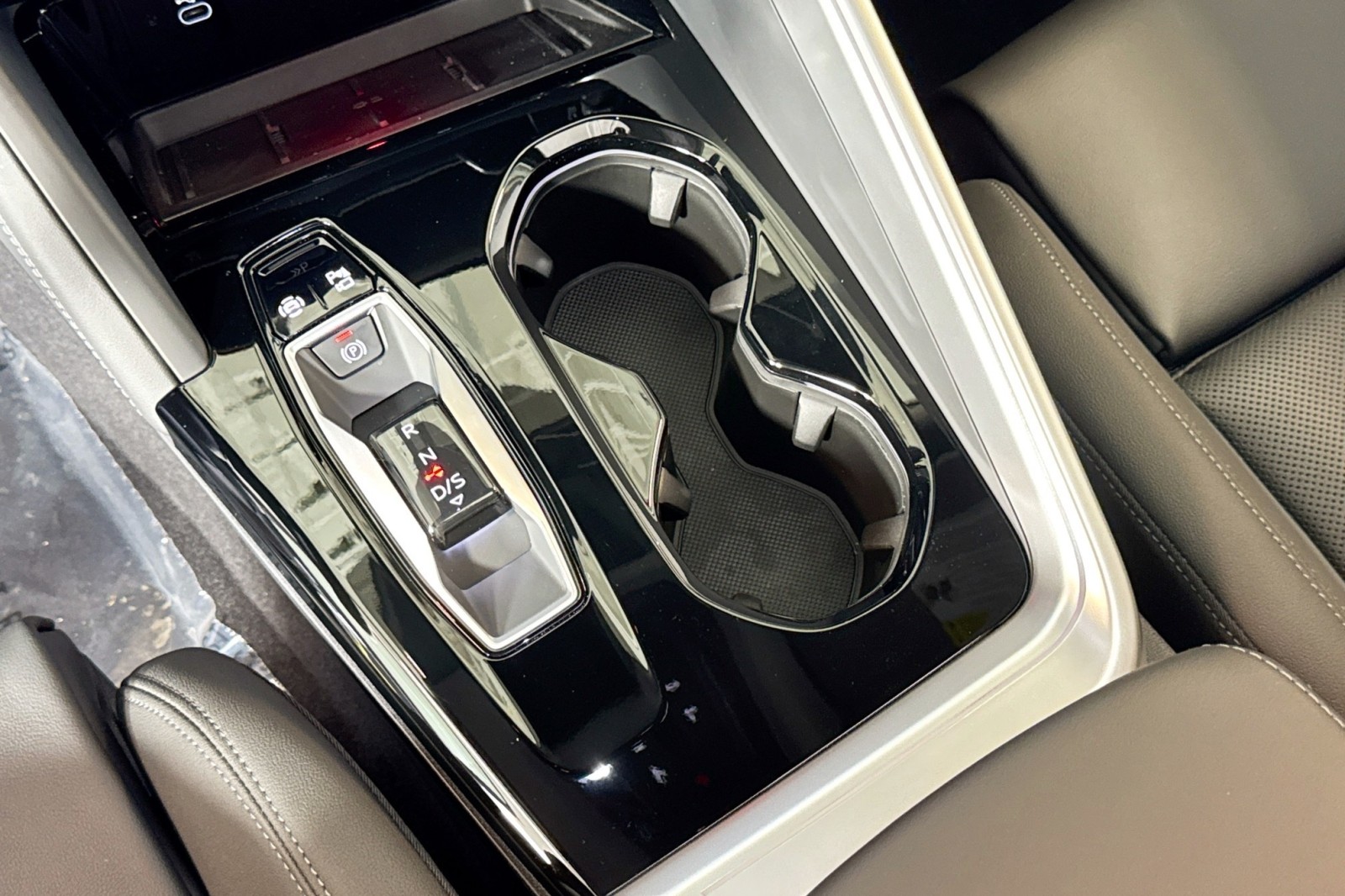 New 2025 Daytona Gray Pearl Effect Audi Premium Plus 2.0 TFSI quattro image 14