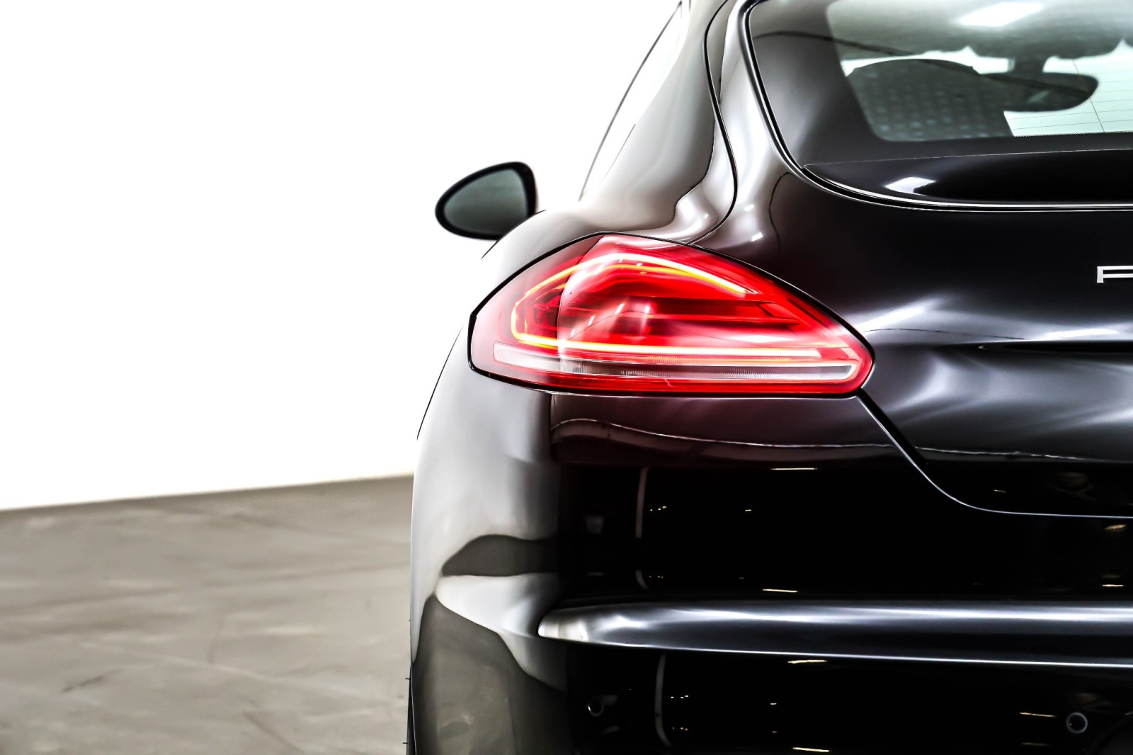 Used 2015 Jet Black Metallic Porsche 4dr HB Turbo image 14