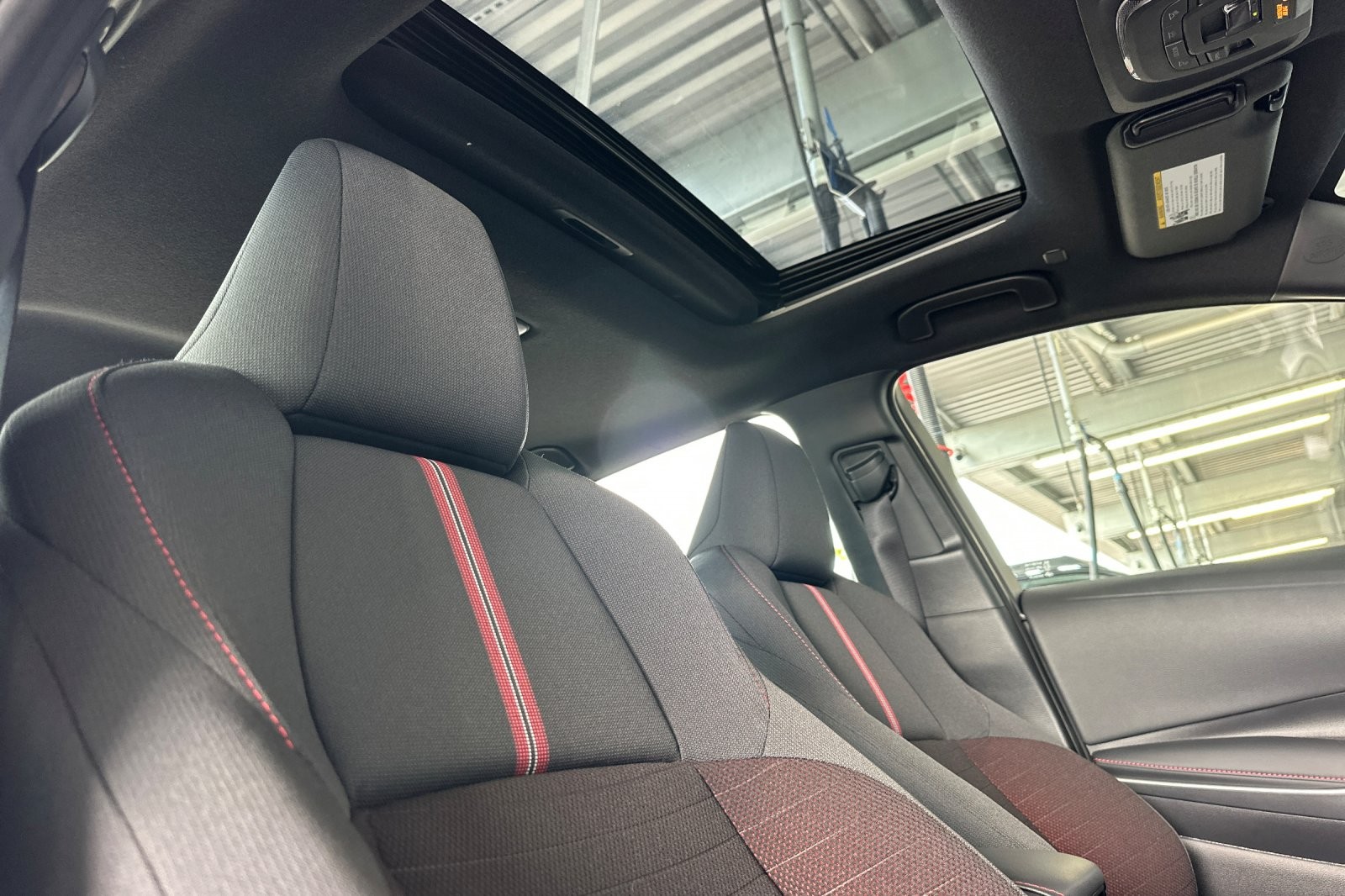2025 Toyota Corolla Hybrid SE photo 13