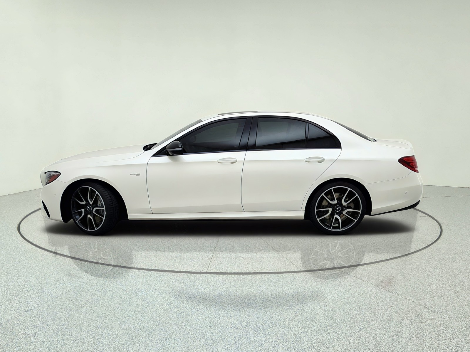 Used 2018 designo Diamond White Mercedes-Benz AMG® E 43 image 14