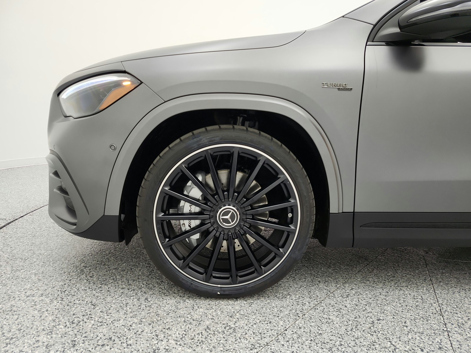 New 2026 MANUFAKTUR Mountain Grey Magno Mercedes-Benz AMG® GLA 35 4MATIC SUV image 13