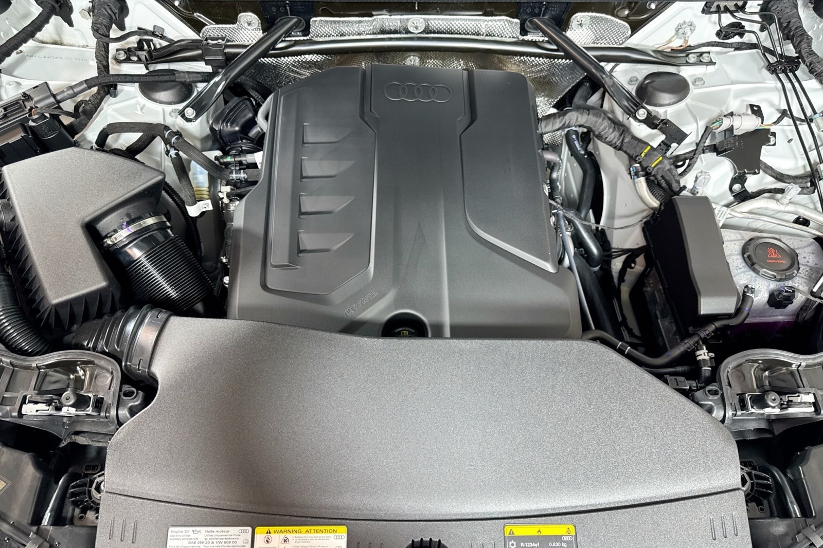 New 2025 Glacier White Metallic Audi Premium Plus 2.0 TFSI quattro image 27