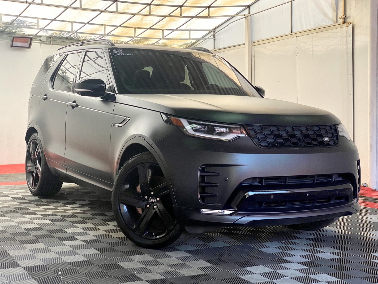 Black 2021 Land Rover Discovery P360 HSE R-Dynamic AWD SUV / Crossover All-Wheel Drive 8-Speed Automatic