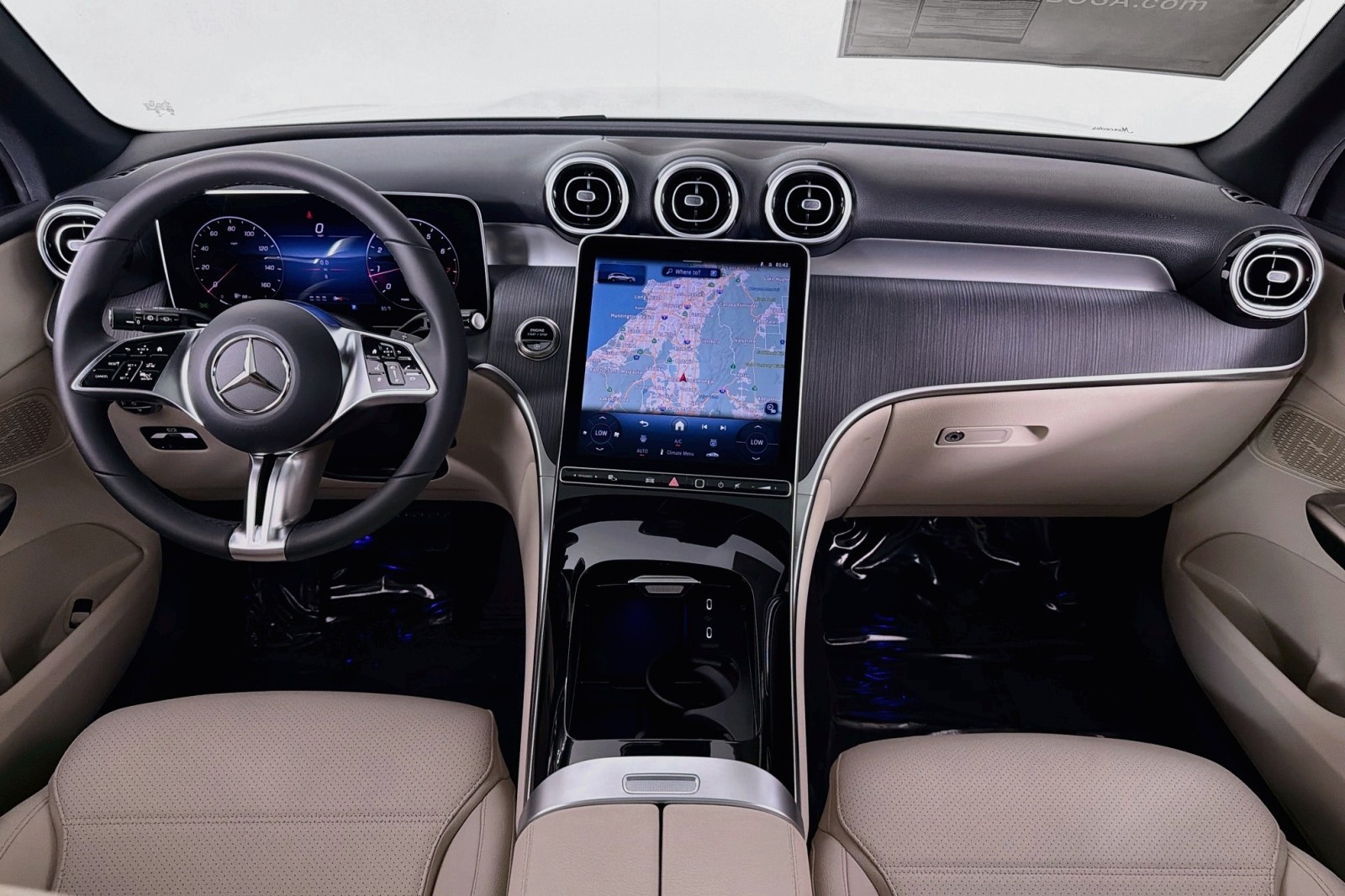 New 2026 Cirrus Silver Metallic Mercedes-Benz GLC 300 SUV image 4
