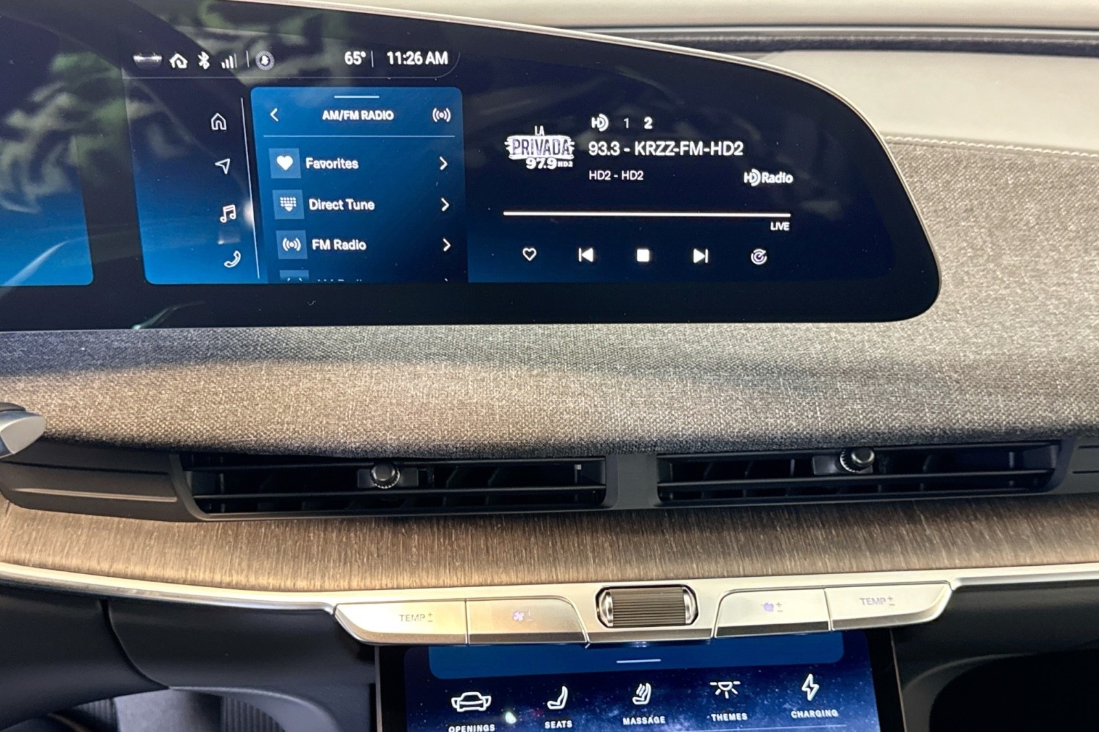 Used 2024 Quantum Grey Metallic Lucid Touring image 15