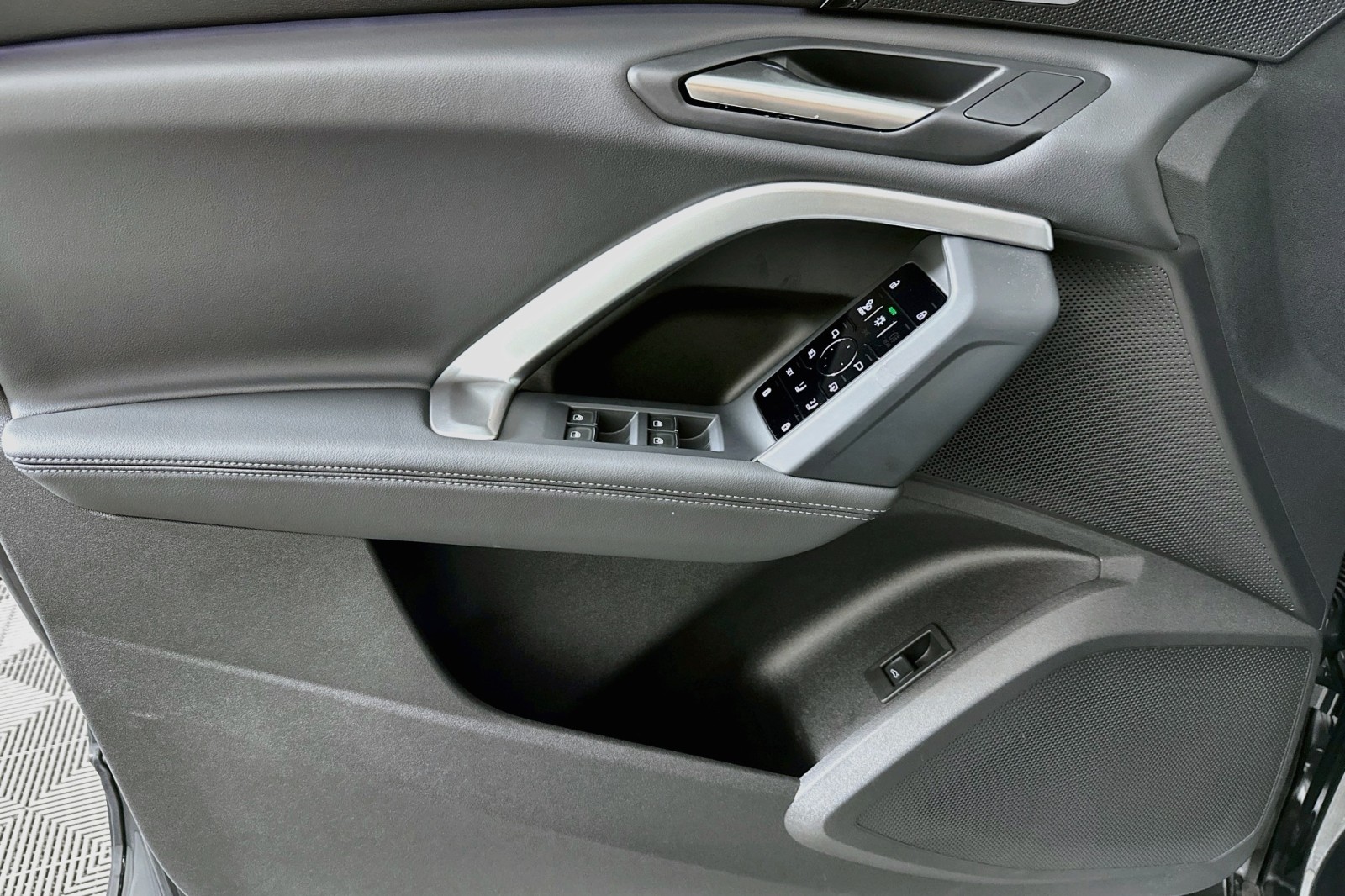 Used 2025 Tambora Gray Metallic Audi Premium Plus image 21