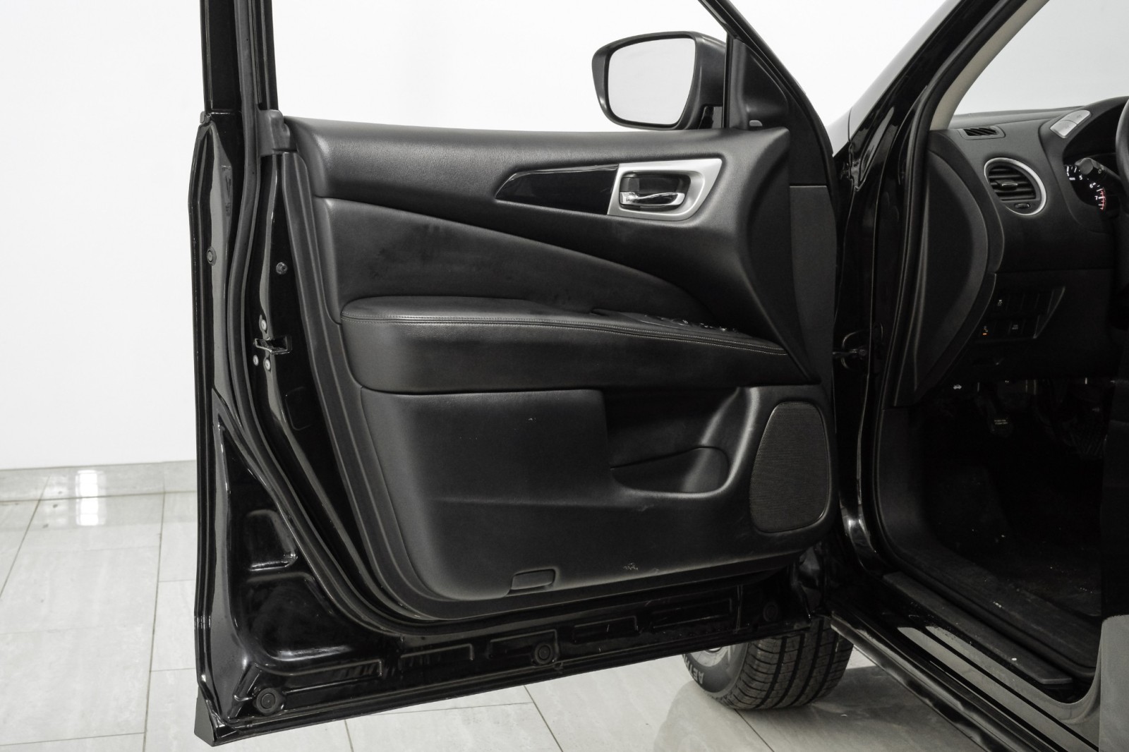 2019 Nissan Pathfinder SV 4WD BLIND SPOT ASSIST THIRD SEAT REAR CAMERA KE 36