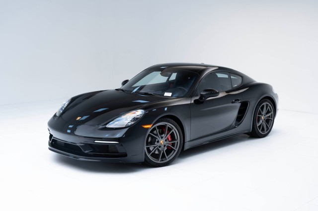 2025  718 Cayman S in , 
