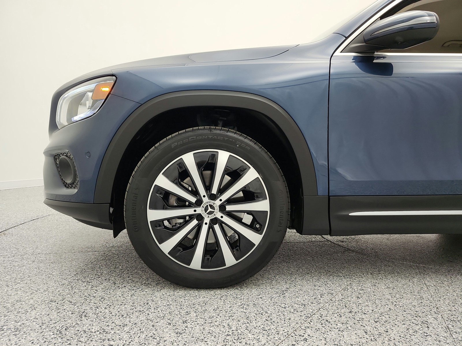 Used 2022 Denim Blue Metallic Mercedes-Benz GLB 250 SUV image 23