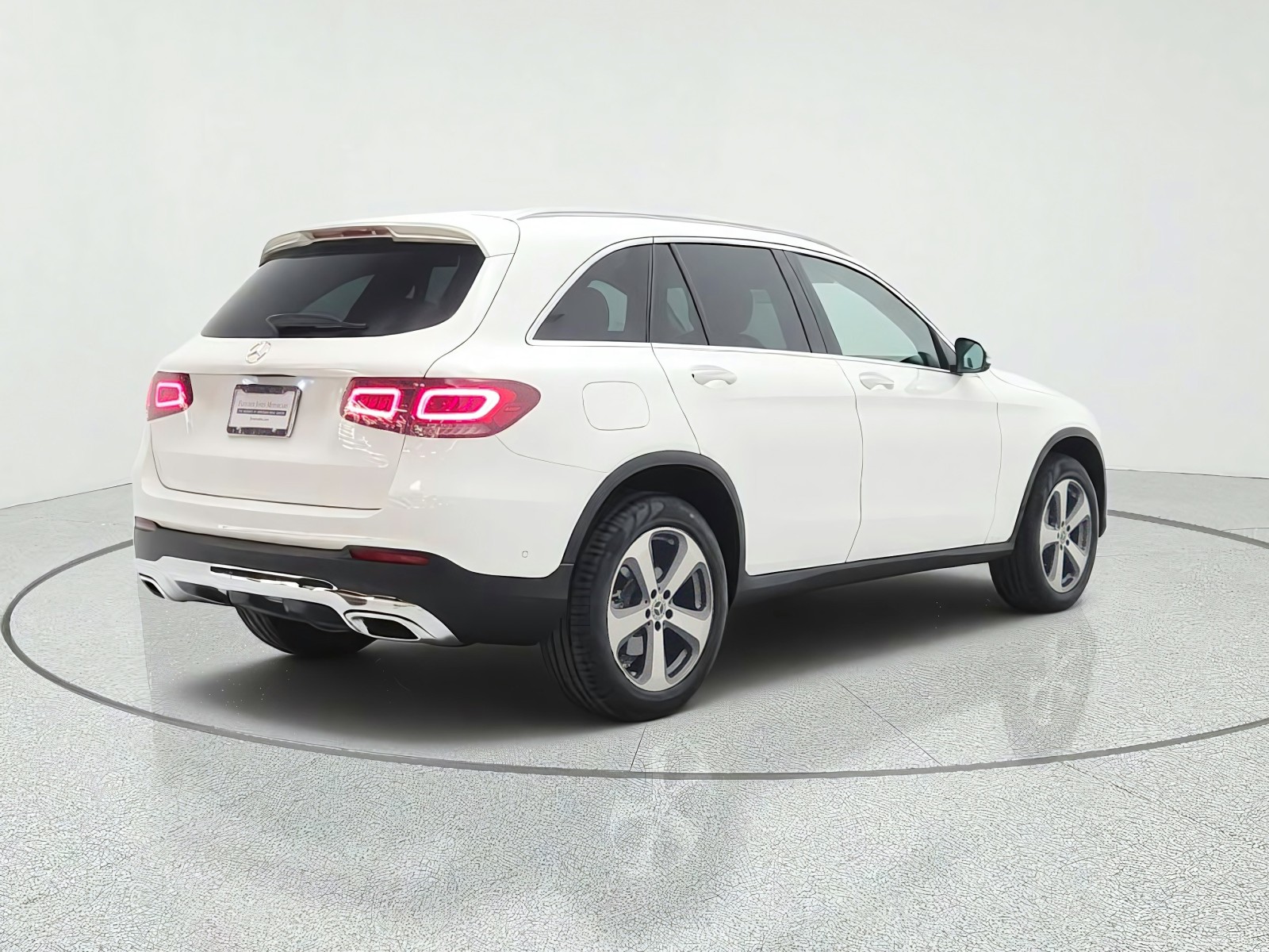 Used 2022 Polar White Mercedes-Benz GLC 300 SUV image 5