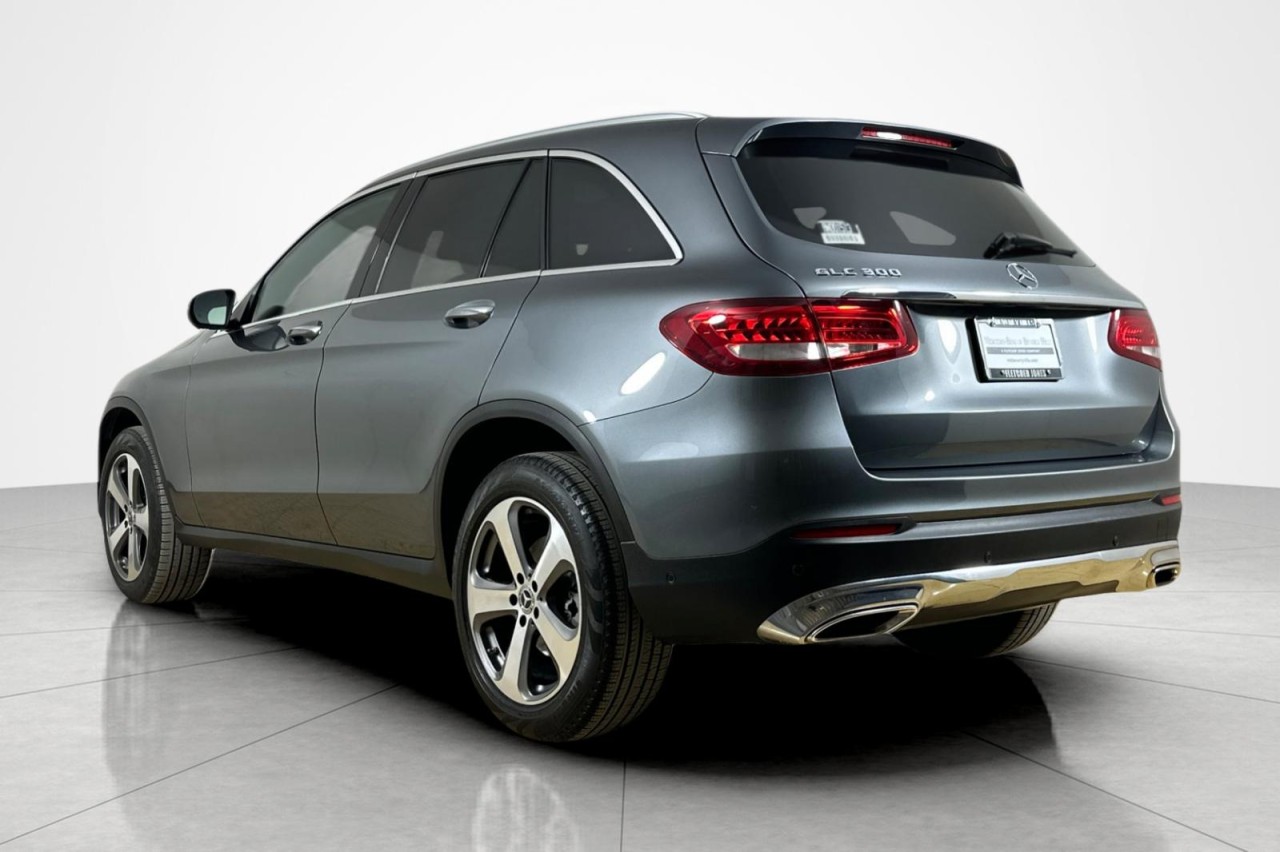 Used 2018 Selenite Grey Metallic Mercedes-Benz GLC 300 image 3
