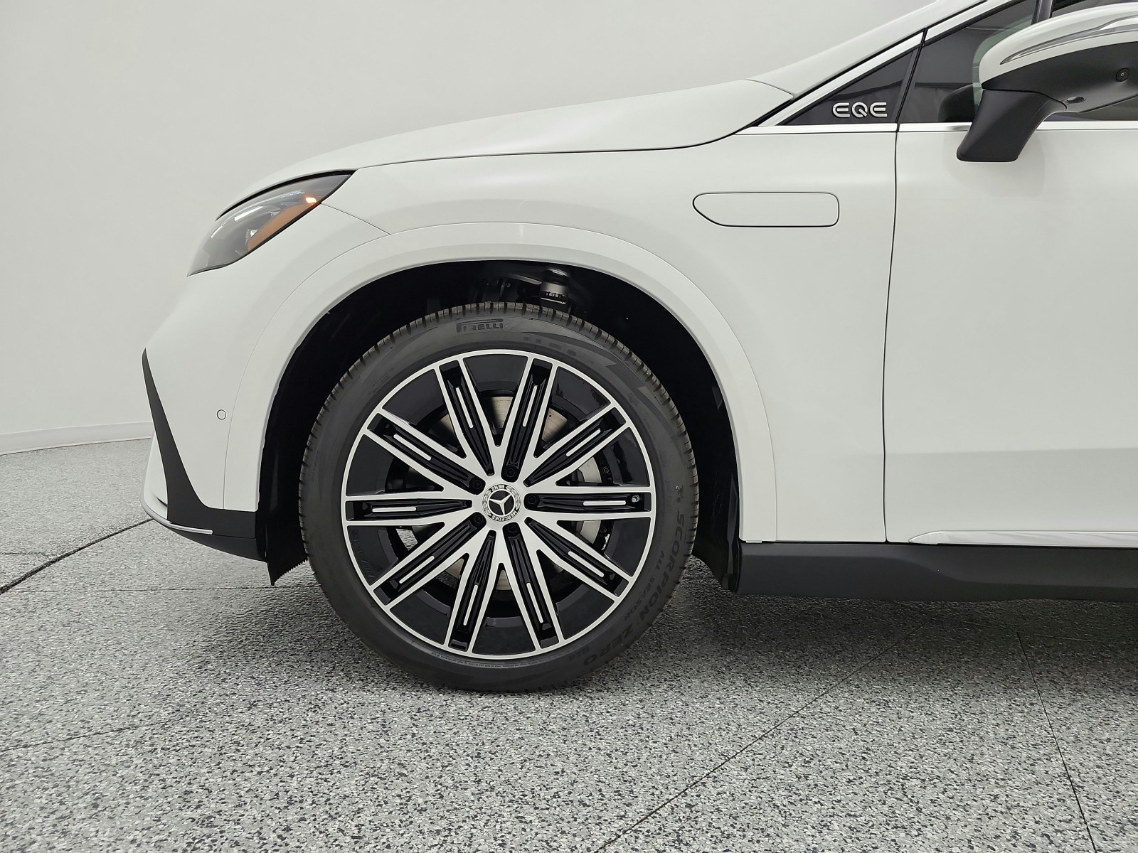 New 2027 Polar White Mercedes-Benz EQE 320+ SUV image 12