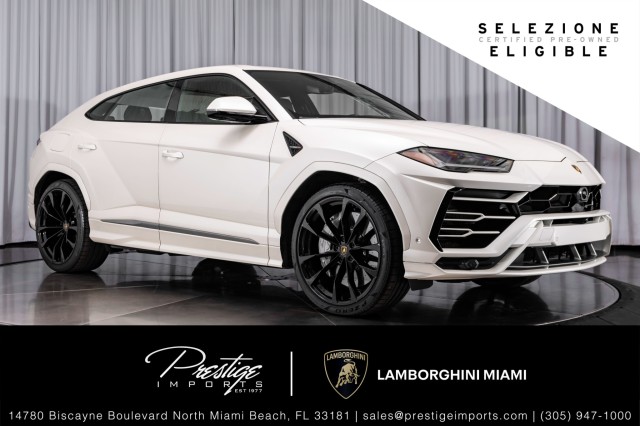 /2022 Lamborghini Urus