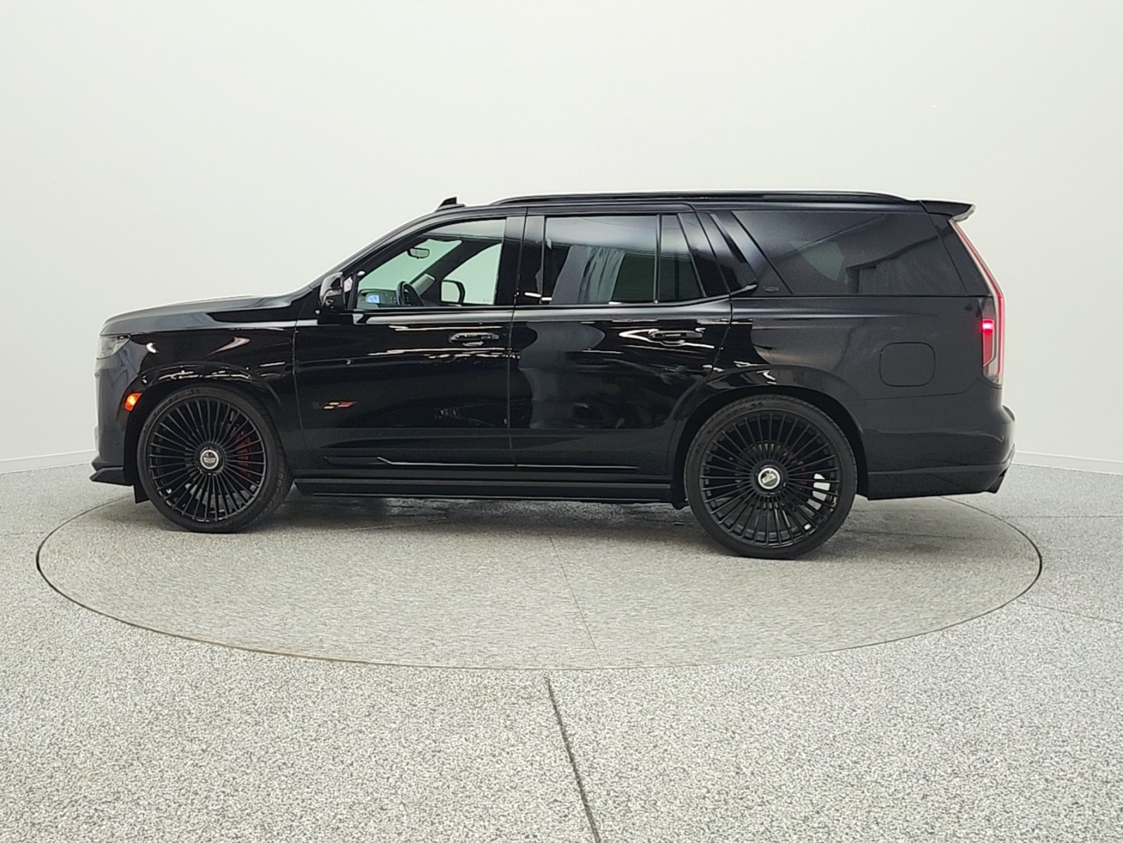 Used 2023 Black Raven Cadillac AWD 4dr V-Series image 8