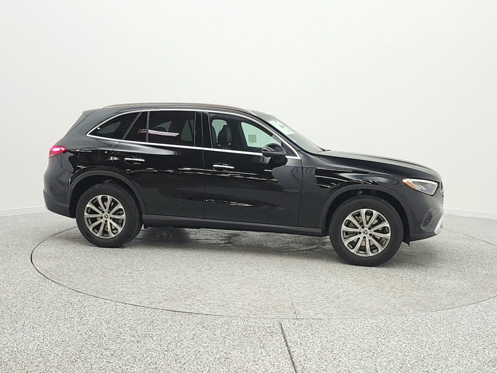 New 2026 Black Mercedes-Benz GLC 300 image 4