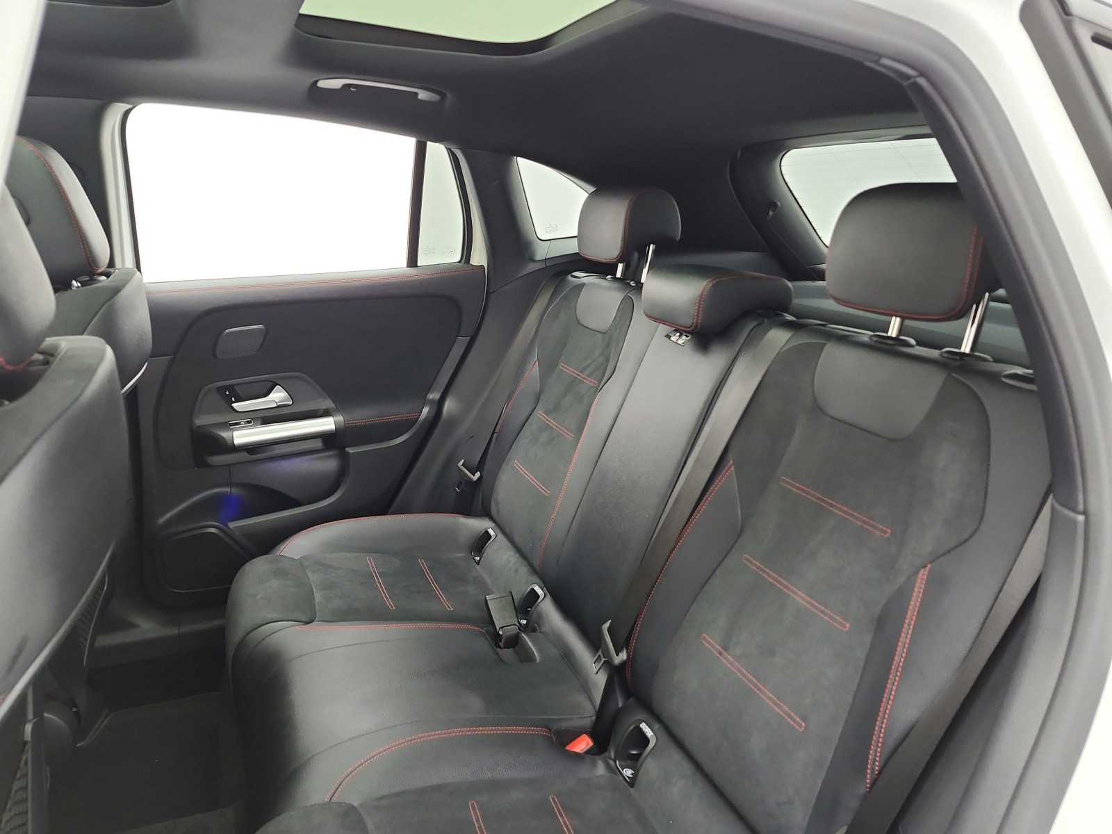 New 2026 Polar White Mercedes-Benz GLA 250 image 9