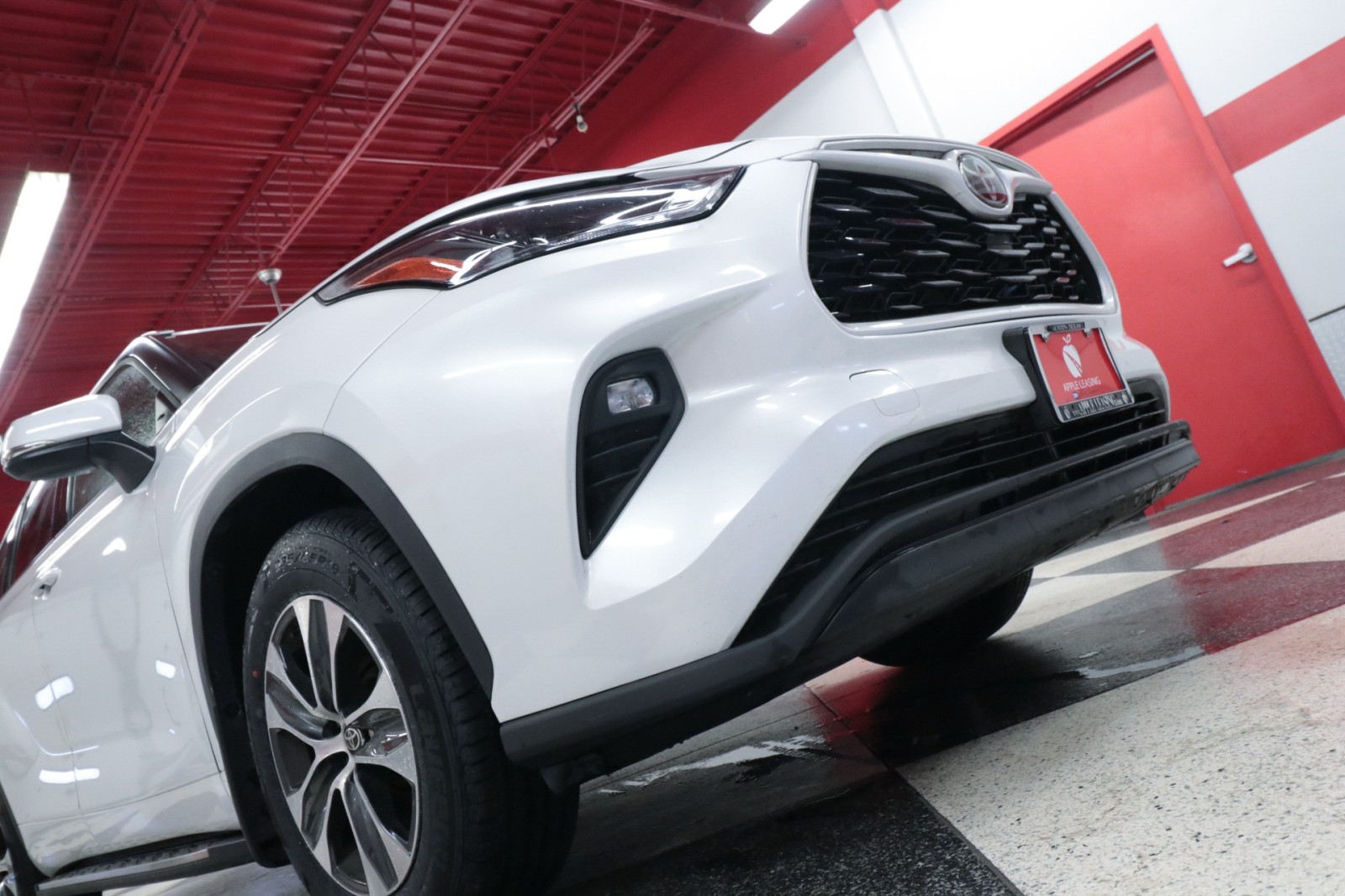 Used Car 2022 Toyota Highlander  Xle For Sale Under $35,000 In Austin, Texas