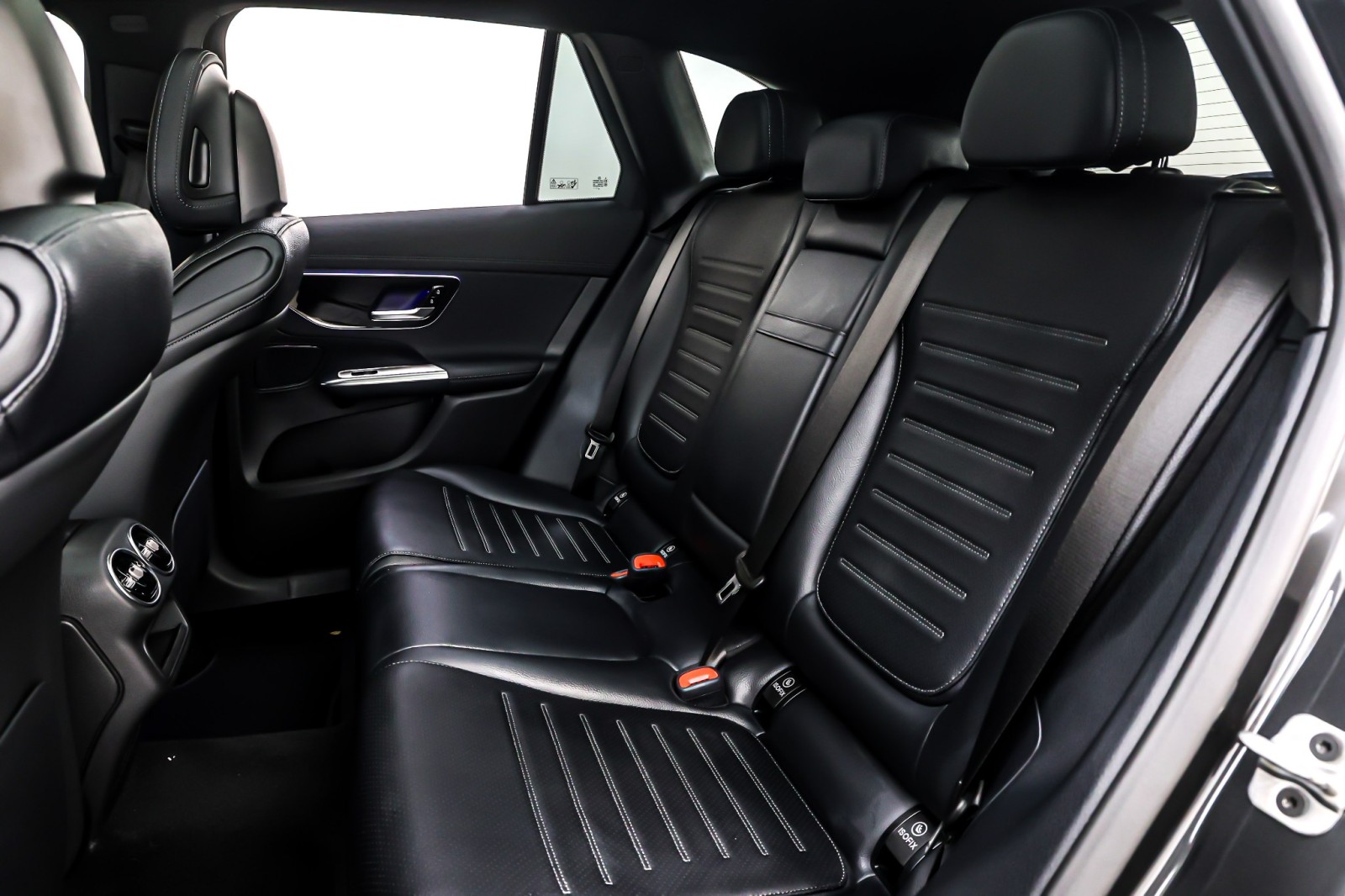 New 2026 Graphite Grey Metallic Mercedes-Benz GLC 300 image 8