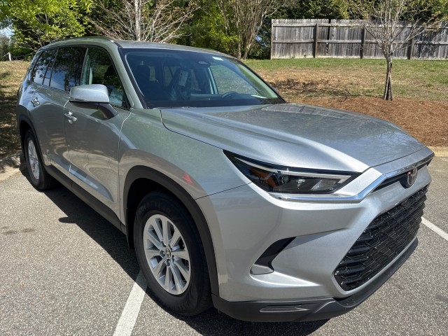 CELESTIAL SILV 2026 Toyota Grand Highlander XLE FWD SUV / Crossover Front-Wheel Drive Automatic