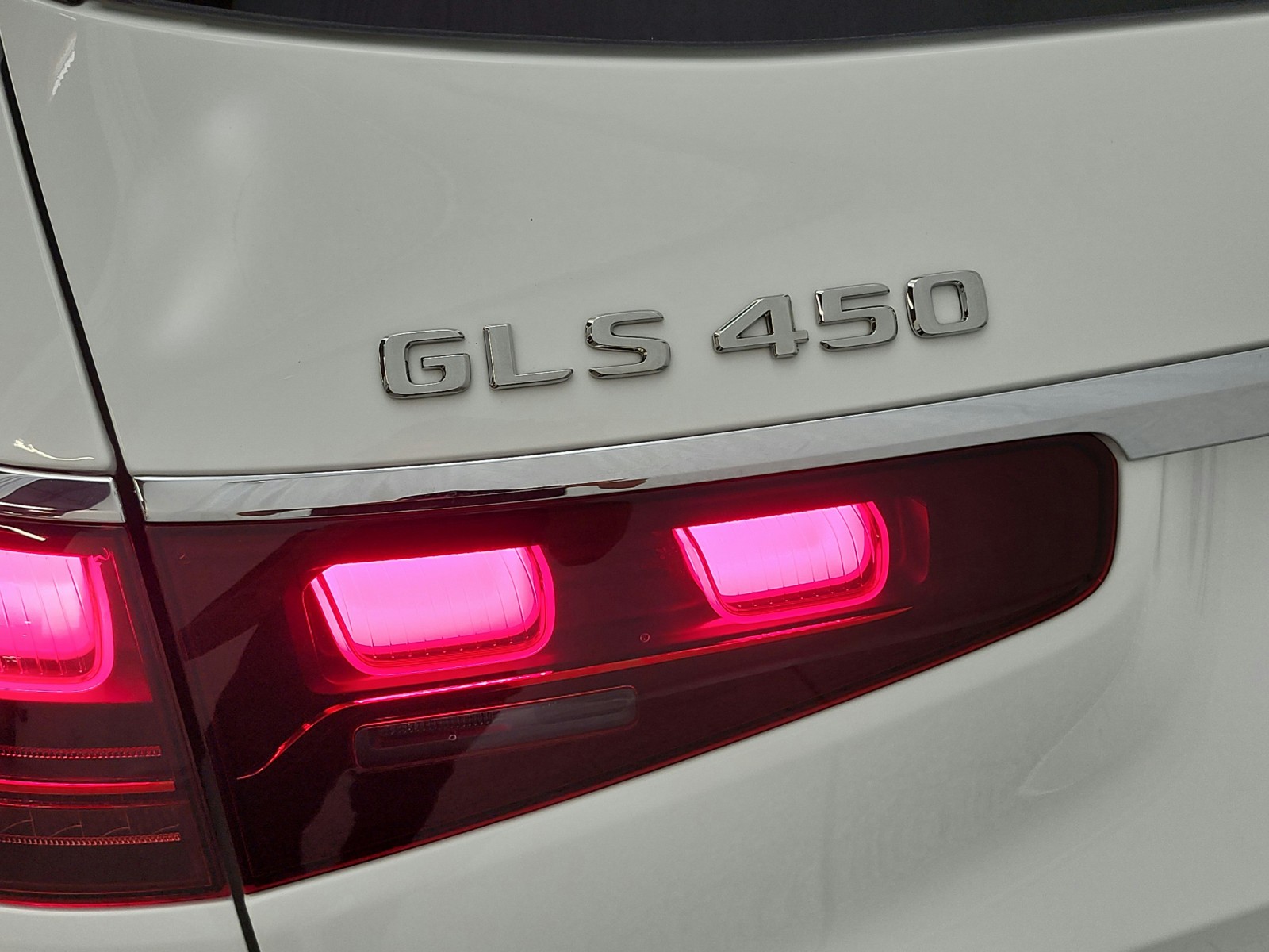 New 2026 Polar White Mercedes-Benz GLS 450 image 16