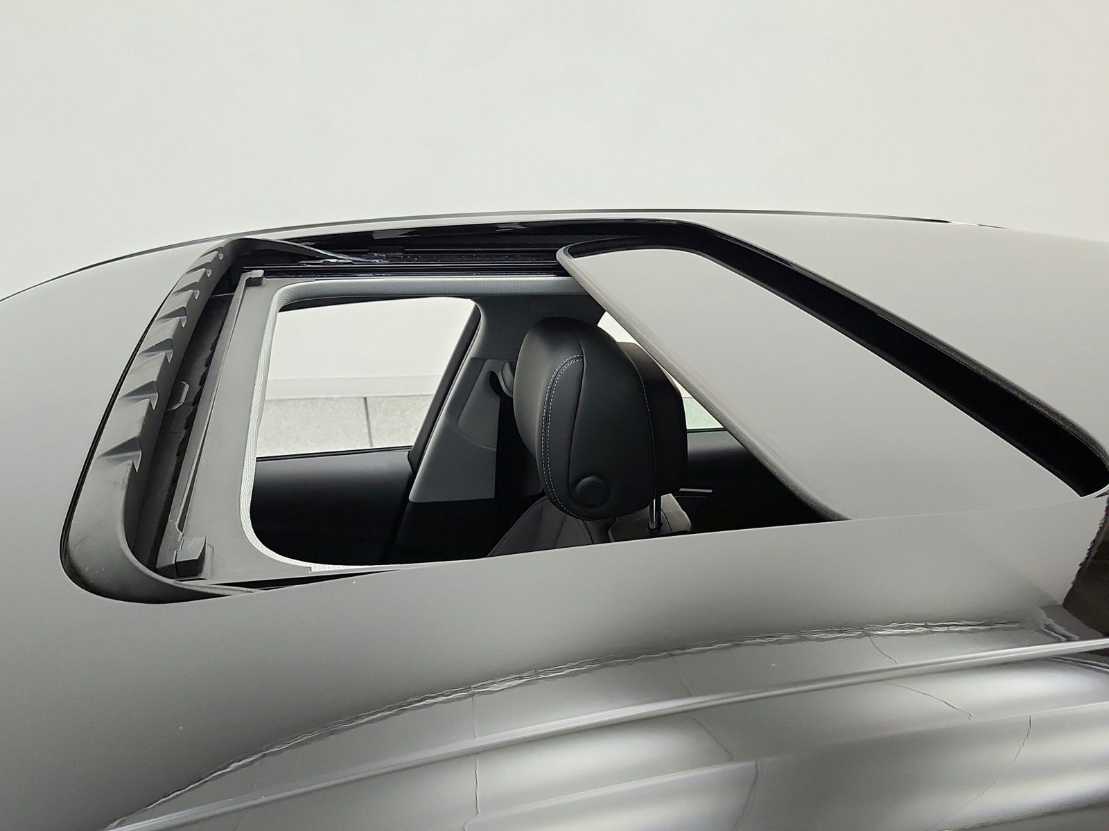 Used 2023 Brilliant Black Audi Premium image 14