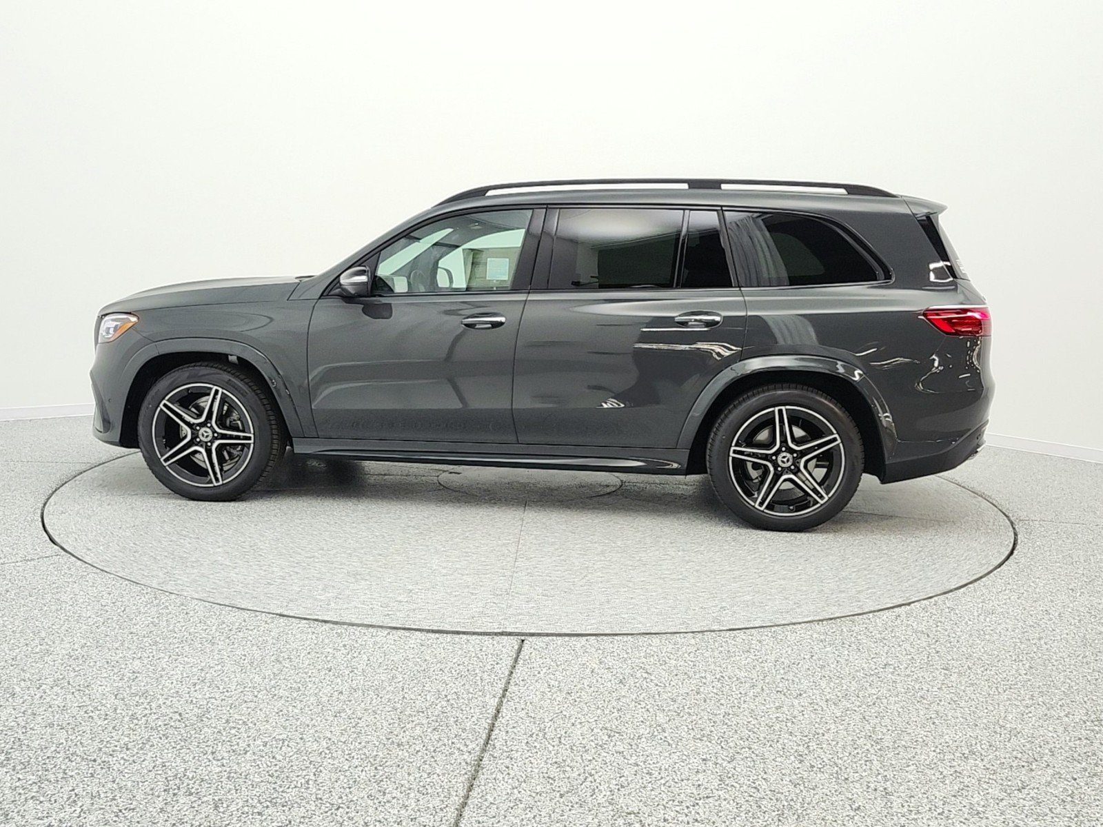 New 2026 MANUFAKTUR Signature Silicon Grey Mercedes-Benz GLS 450 image 8