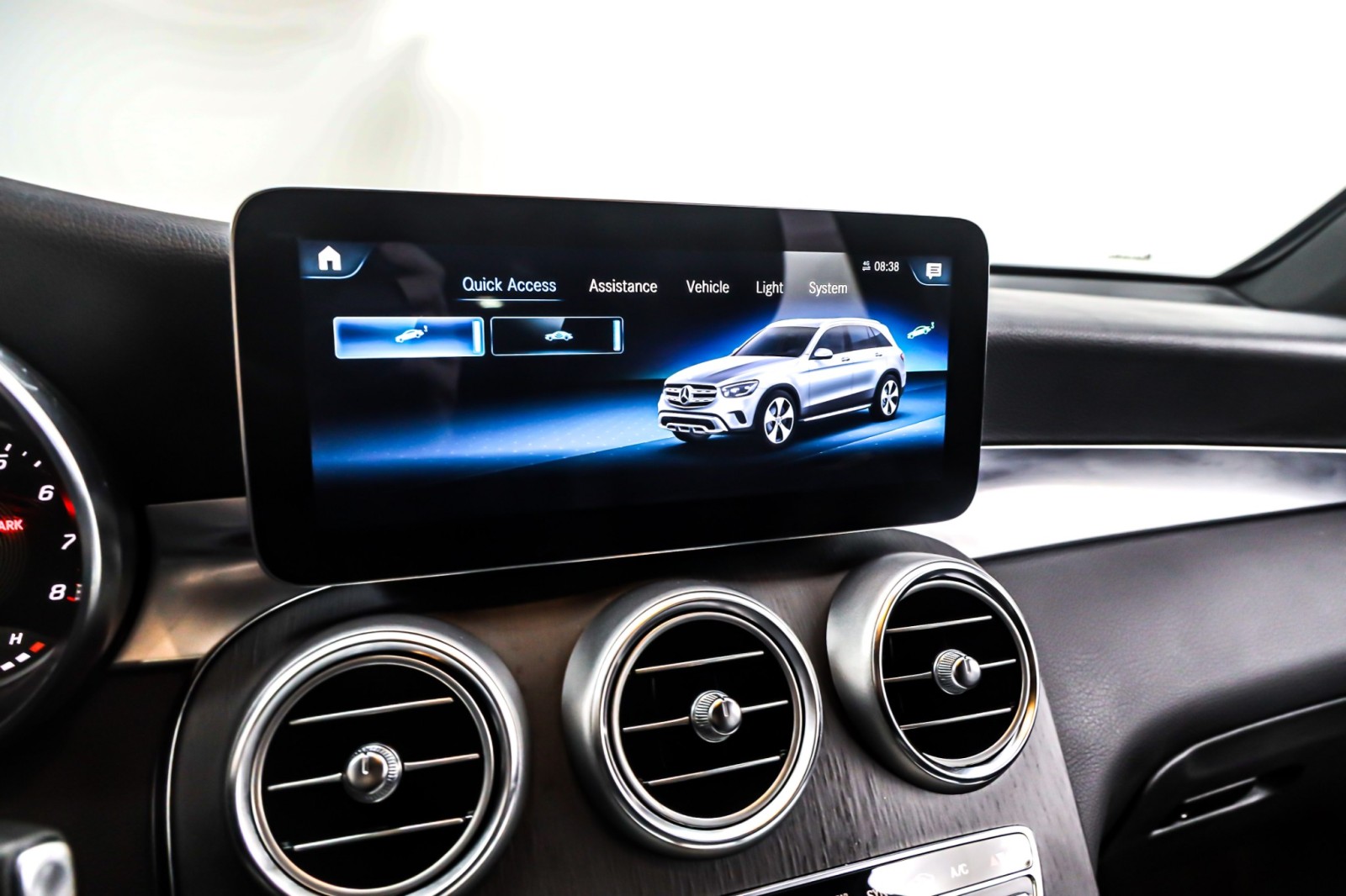 Used 2022 Graphite Grey Metallic Mercedes-Benz GLC 300 image 19