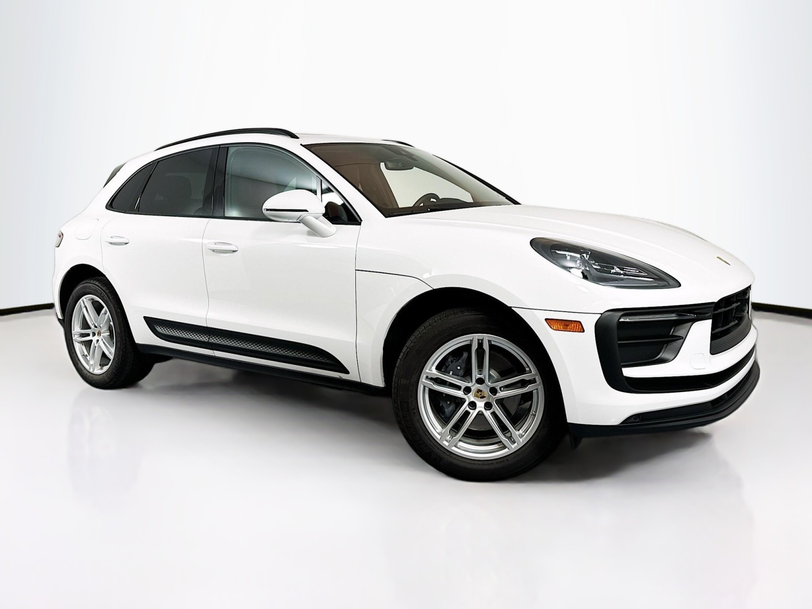 2024 Porsche Macan  3