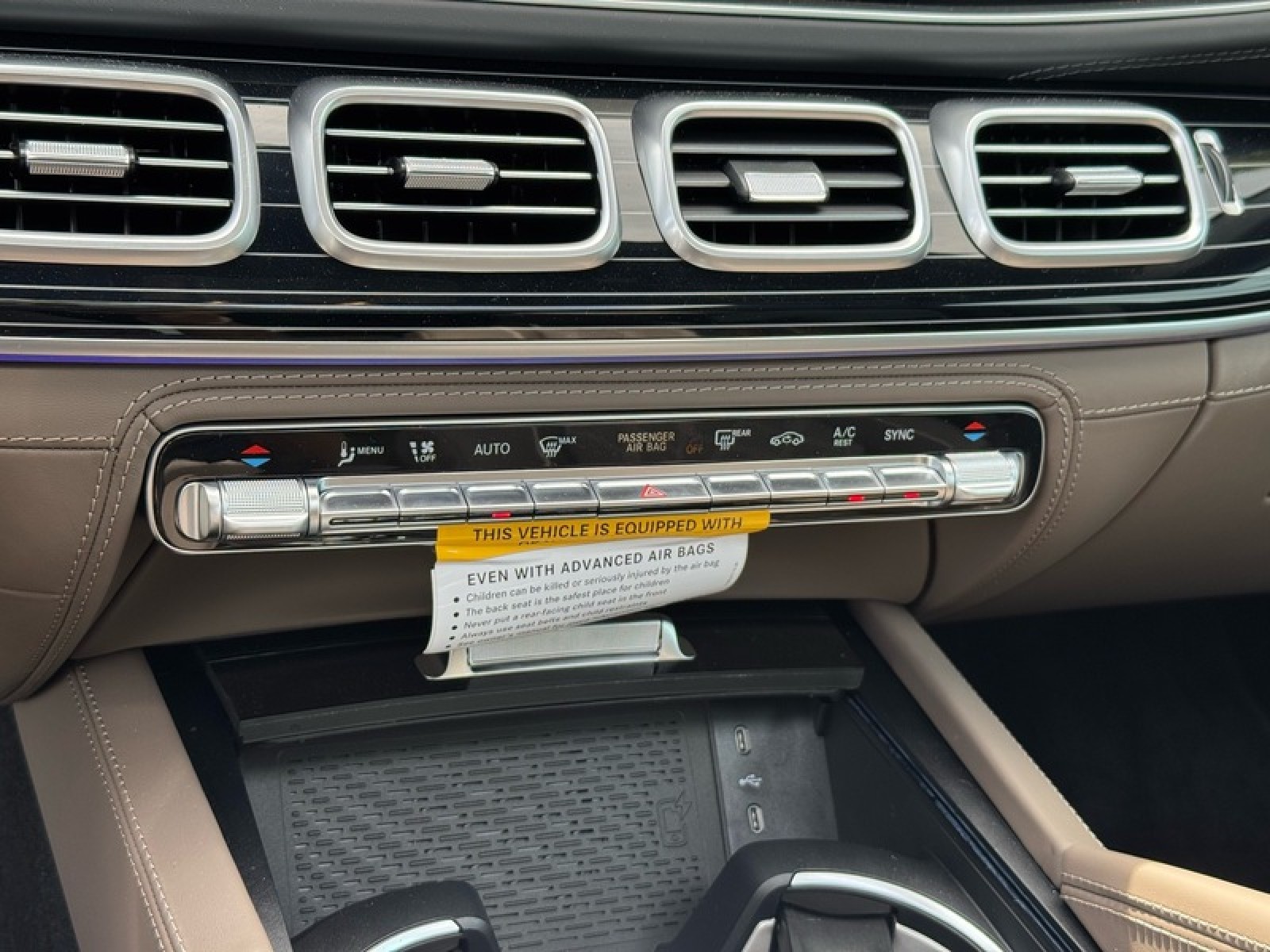 New 2026 MANUFAKTUR Ireland Mid Green Metallic Mercedes-Benz Maybach GLS 600 4MATIC® SUV image 26