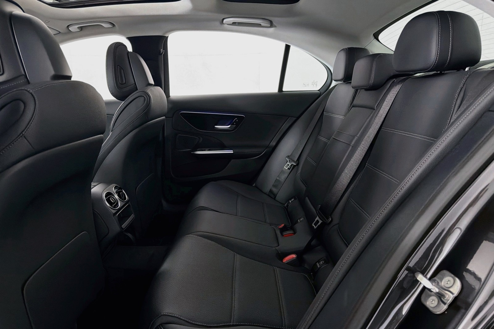 New 2026 Graphite Grey Metallic Mercedes-Benz C 300 Sedan image 7