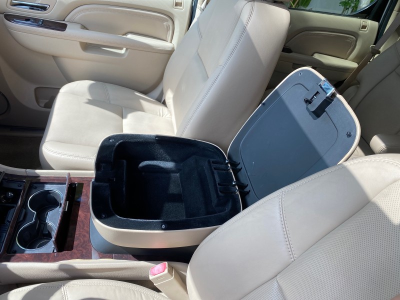 2010 Cadillac Escalade SUNROOF NAV Premium LOW MILES 66,933 in ,