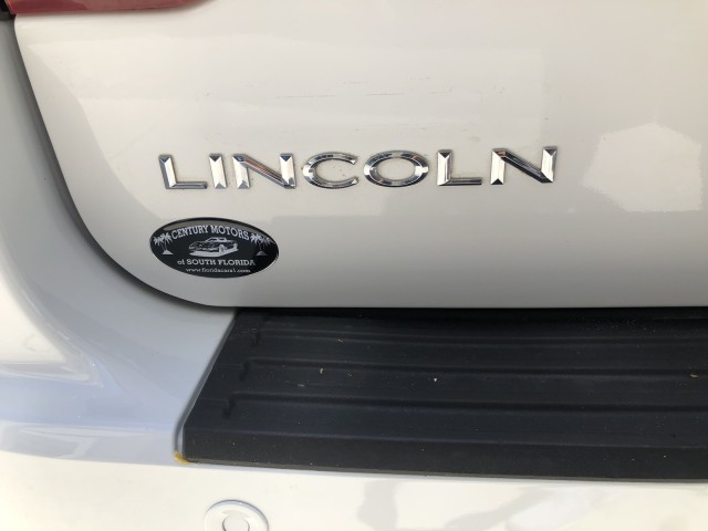 2004 Lincoln Navigator Luxury 4WD LO MI in pompano beach, Florida