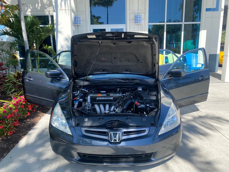2004 Honda Accord Sdn LX LOW MILES 68,079 in , 