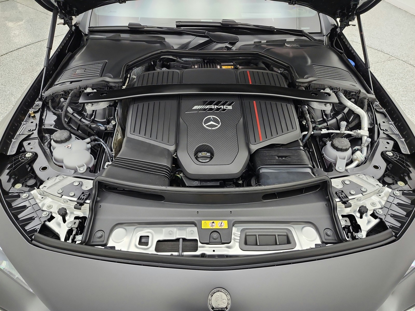 New 2027 MANUFAKTUR Graphite Grey Magno Mercedes-Benz AMG® CLE 53 4MATIC+ Coupe image 12