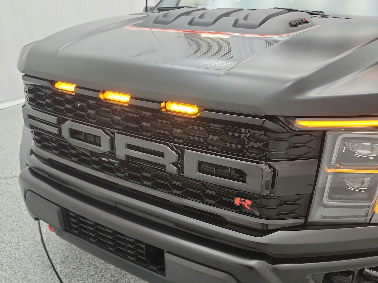 Used 2023 Agate Black Metallic Ford Raptor 4WD SuperCrew 5.5