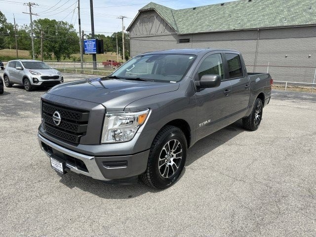 2022 Nissan Titan SV 7