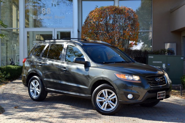 2011 Hyundai Santa Fe Keyless Entry Heated F/Seats Sunroof Bluetooth Infinity Sound $30,290 2