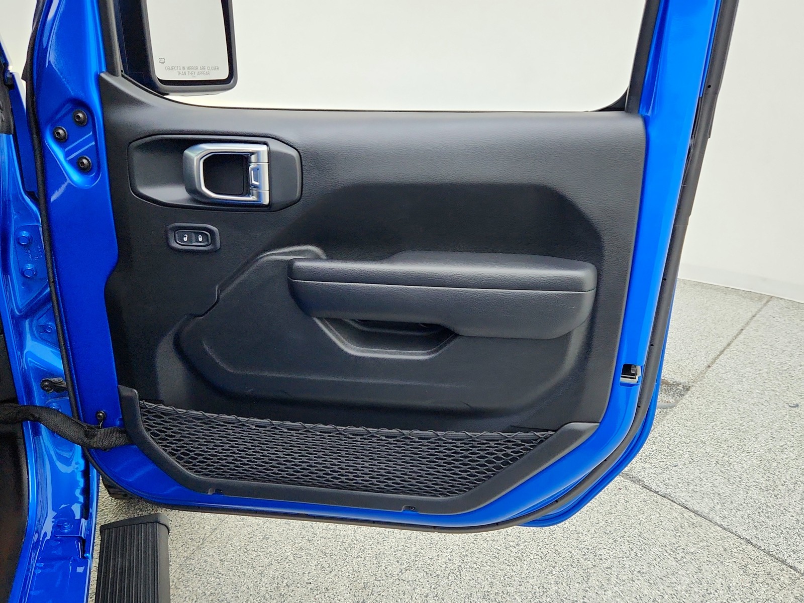 Used 2024 Hydro Blue Pearlcoat Jeep Rubicon image 29