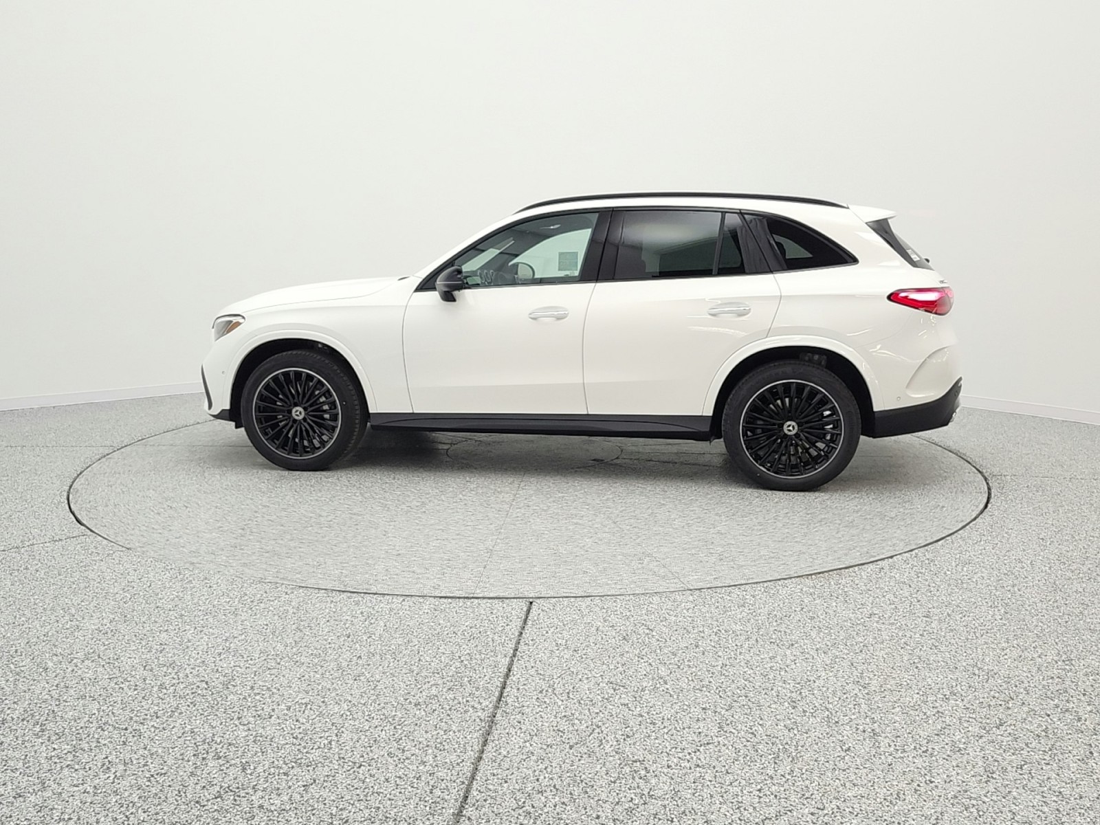 New 2026 Polar White Mercedes-Benz GLC 300 image 8