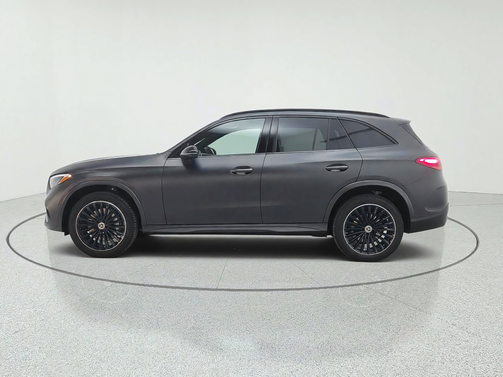 New 2027 MANUFAKTUR Graphite Grey Magno Mercedes-Benz GLC 300 SUV image 8