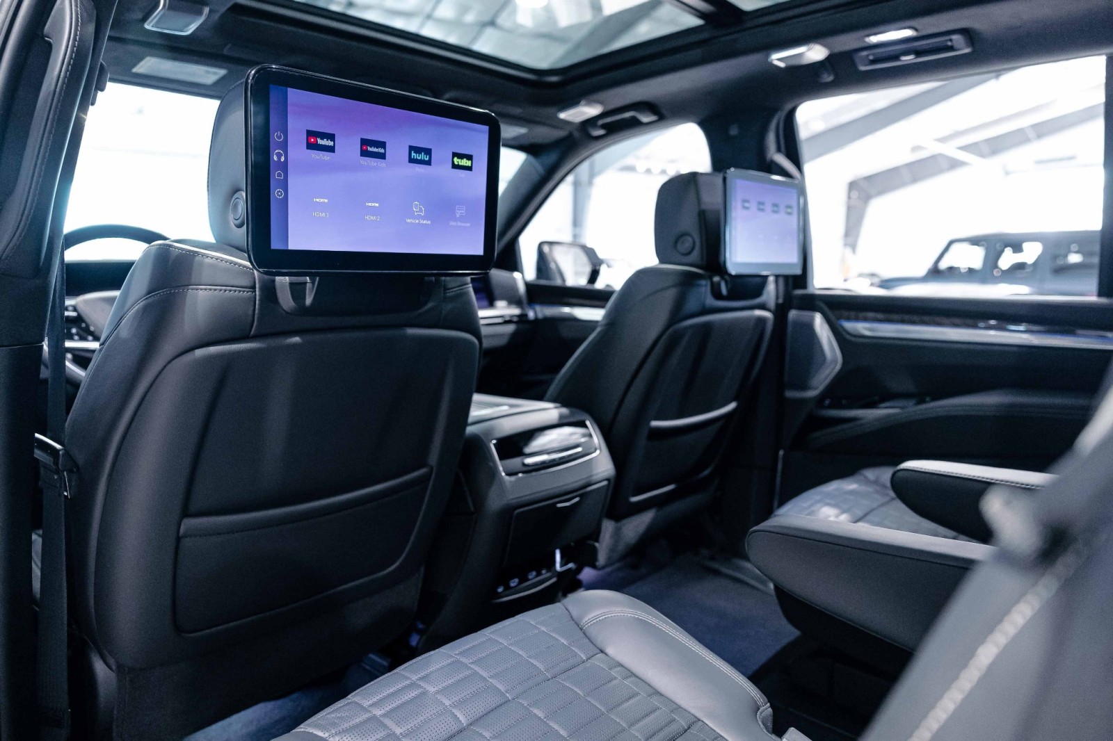 Used Car 2025 Cadillac Escalade  4wd Sport Platinum For Sale Under $130,000 In Boerne, Texas