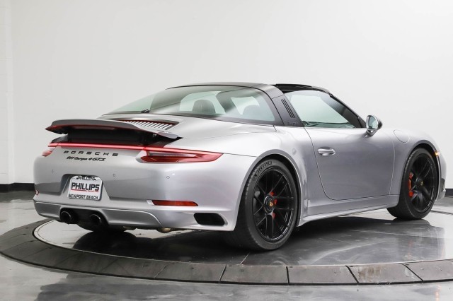 2019 Porsche 911 4 GTS 5